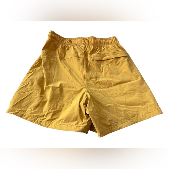 NWT VRST Men’s 5” Everyday Shorts in Yellow Sunset in size Small - Picture 3 of 6
